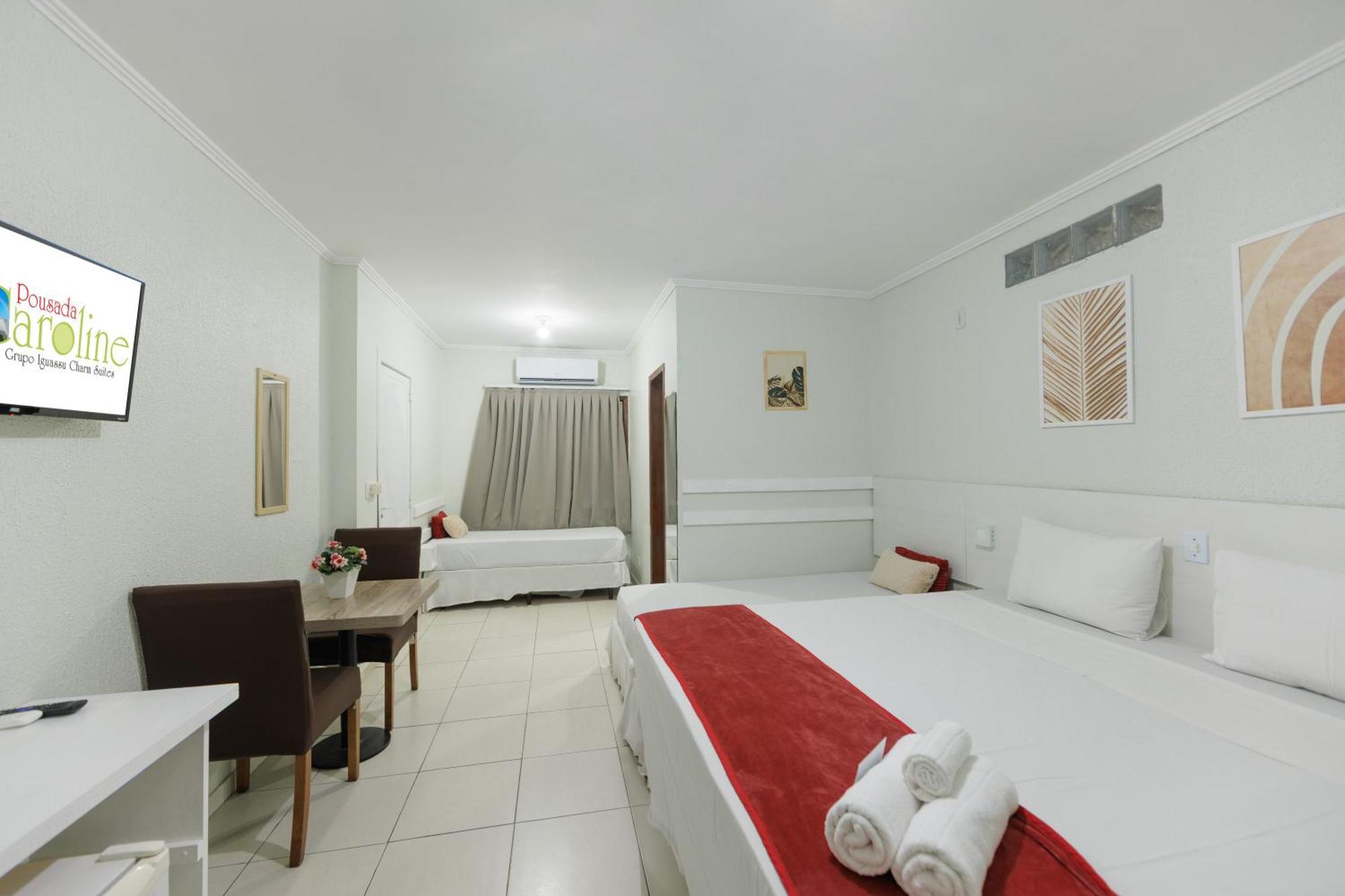 Hotel E Pousada Caroline Foz do Iguacu Exterior photo