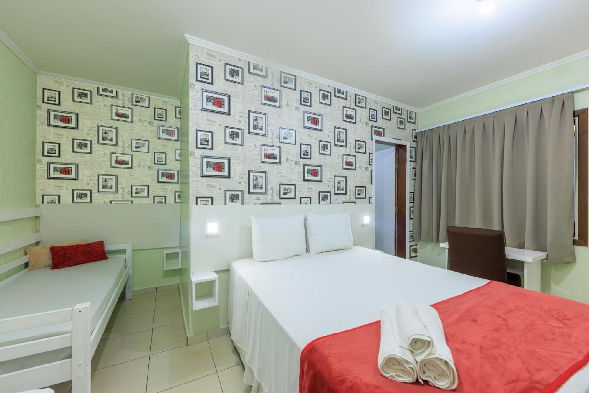 Hotel E Pousada Caroline Foz do Iguacu Exterior photo